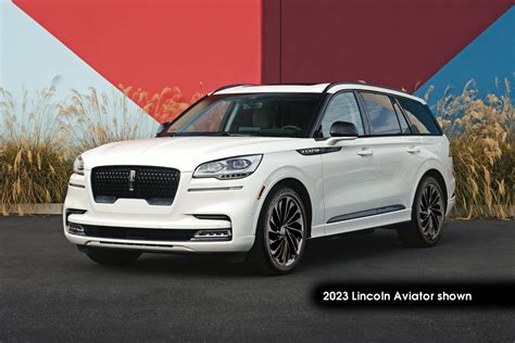 2024 lincoln aviator white.